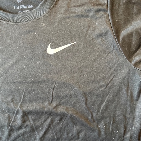 Nike Black Short Sleeve Tee Classic Crew Neck - Picture 2 of 4